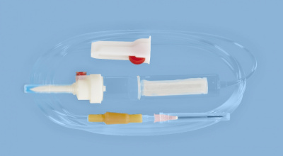 Система для вливаний гемотрансфузионная для крови с пластиковой иглой — 20 шт/уп купить оптом в Ульяновске